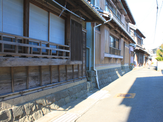 椿泊の街並み